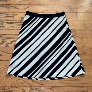 EUC Ann Taylor Skirt